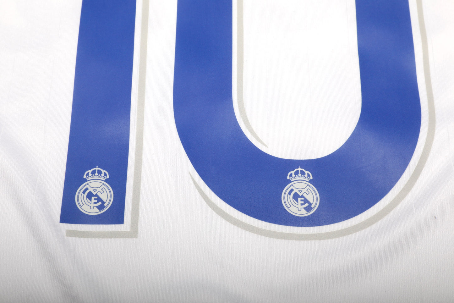 Real Madrid CF 2006-07 Home Jersey Robinho #10 Kit - (7.5/10) - L