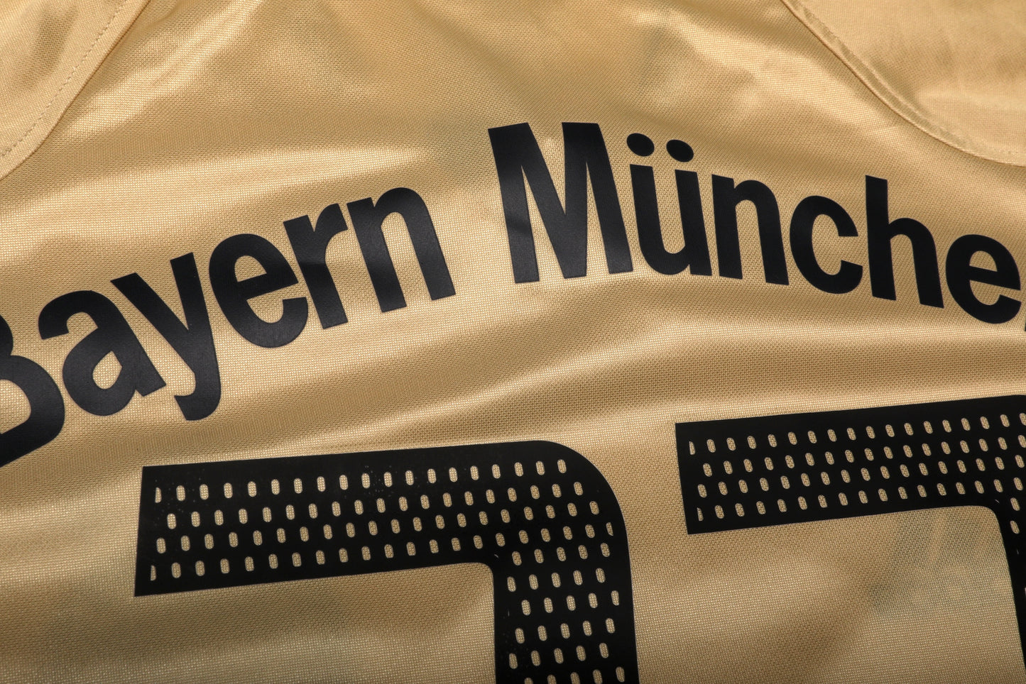 Bayern Munich 2005-06 Away Jersey Paolo Guerrero #33 Kit - M *BNWT*