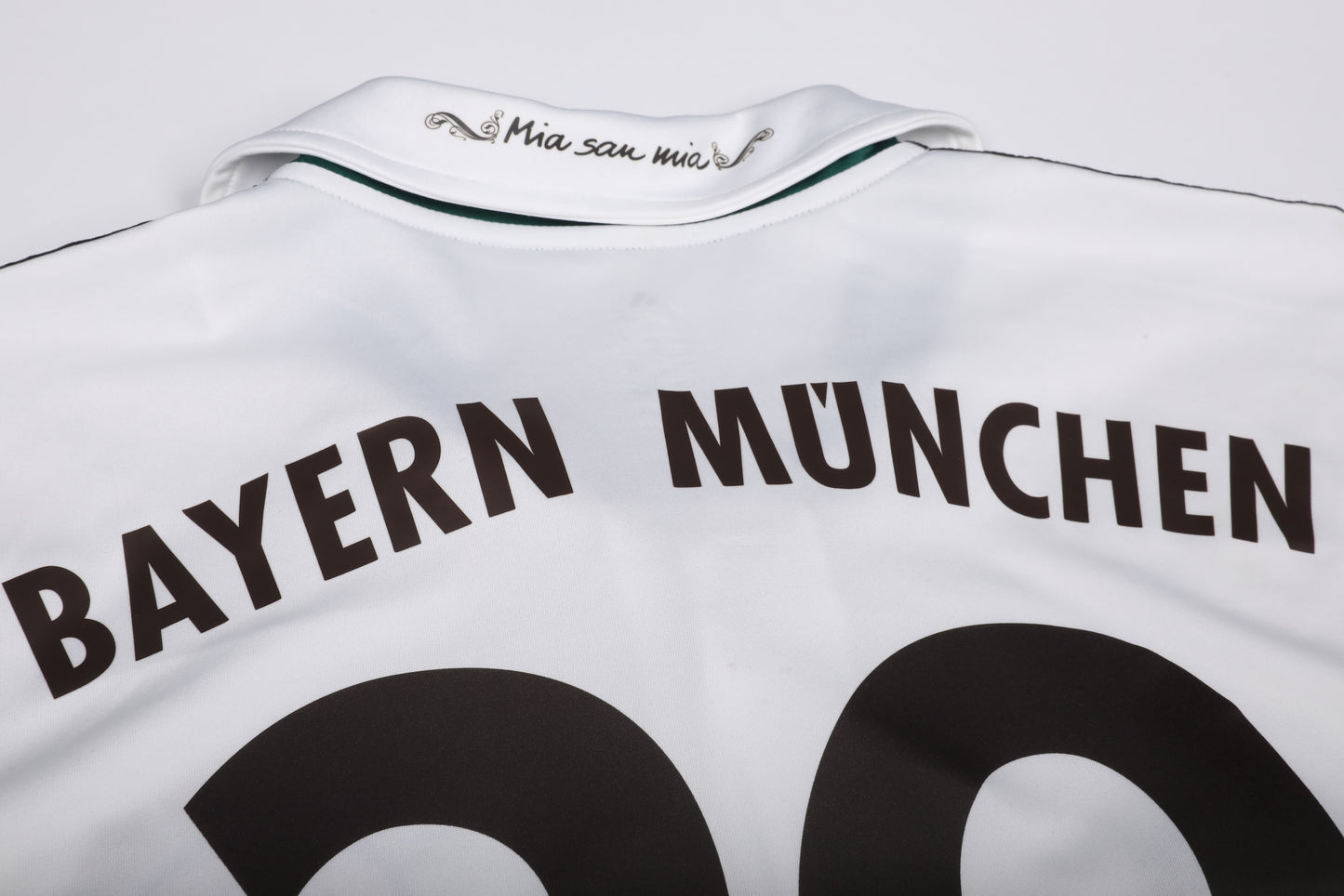 Bayern Munich 2013-14 Away Jersey Toni Kroos #39 Kit - (7/10) - L