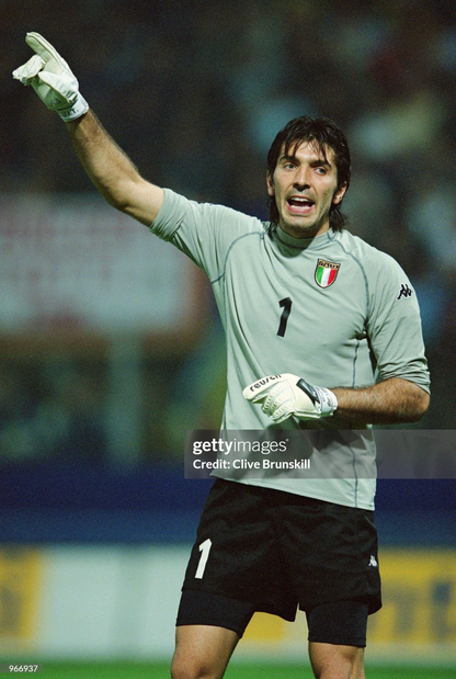 Italy 2002 GK Third Jersey Buffon #1 World Cup Kit - (7.5/10) - L