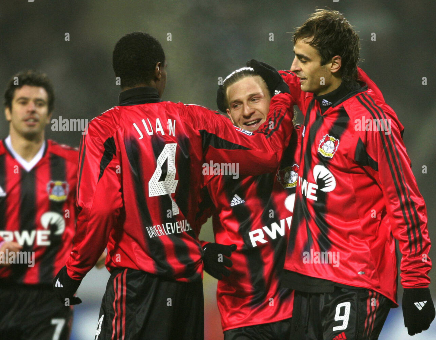 Bayer Leverkusen 2004-06 Home Jersey Kit - (6/10) - S