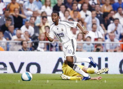 Real Madrid CF 2006-07 Home Jersey Robinho #10 Kit - (7.5/10) - L
