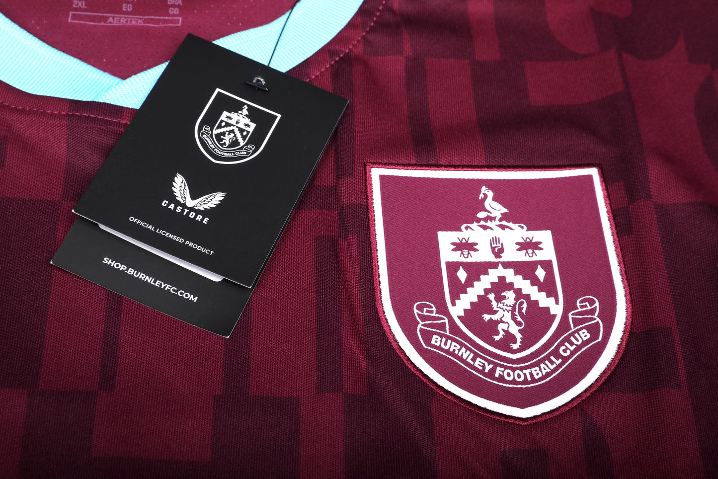 Burnley FC 2024-25 Home Jersey Oliver Sonne #2 Kit - XL *BNWT*