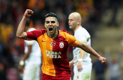 Galatasaray 2019-20 Home Jersey Falcao #9 Kit - (7/10) - M