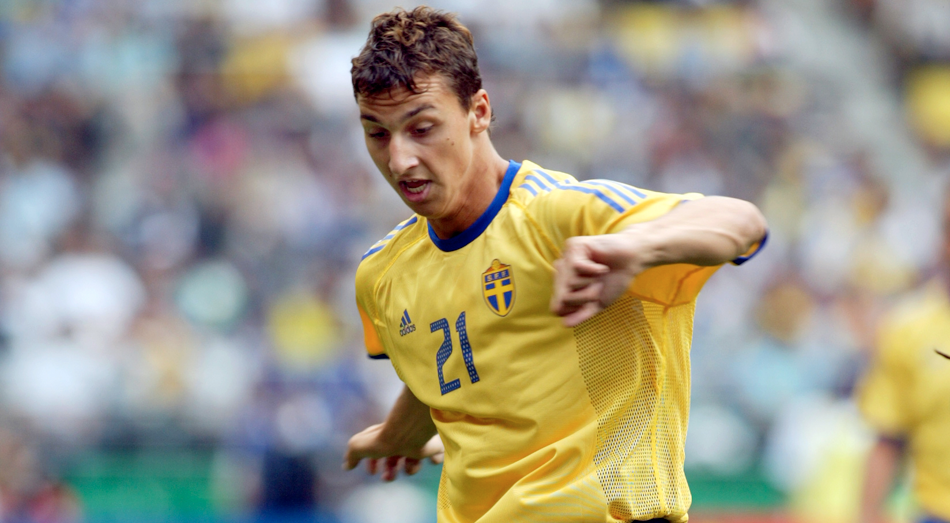Sweden 2002-03 Home Jersey Zlatan Ibrahimovic #21 Kit - (8.5/10) - S